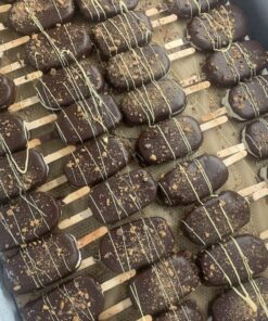 En stor mængde lækker hjemmelavet is fra den unge iværksætter Nicolai - fra Nicolai Chokolade.