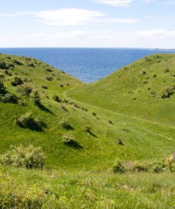 Møgelskår på Samsø med udsigt til havet